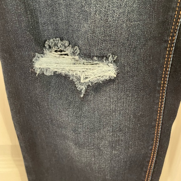 💥WHBM Skinny jeans. Size 2R💥 - Picture 5 of 7